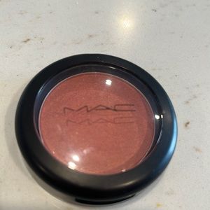 MAC blush- Peachtwist